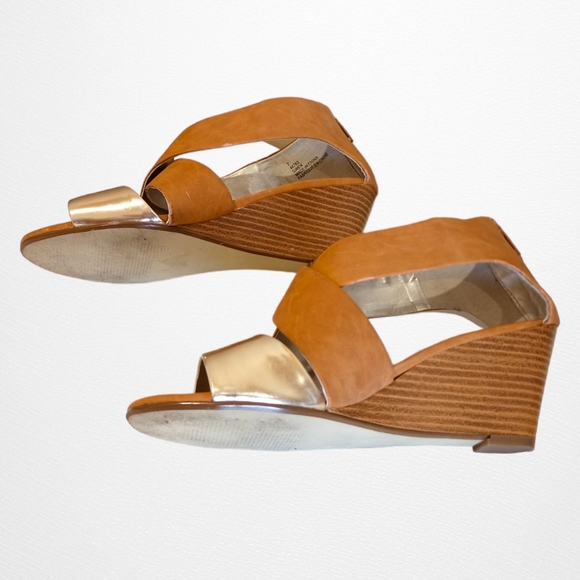 π₯ Nygard Collection Gwen Women's Crossover Strap Wedged Sandals - Picture 13 of 16